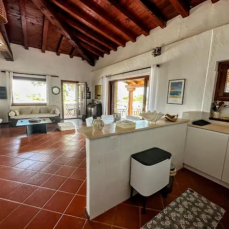 Pearl - Sea View And 10 Min From La Cinta And Lu Impostu Daire *