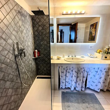 Lejlighed Pearl - Sea View And 10 Min From La Cinta And Lu Impostu Puntaldia